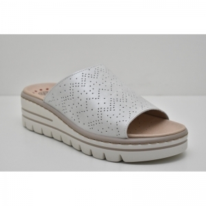 CLEO off white