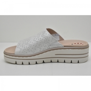 CLEO off white
