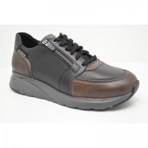 ISAAC NE. dark brown