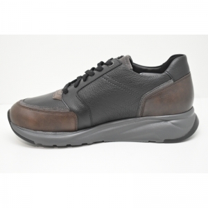 ISAAC NE. dark brown