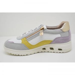 LILAS green almond