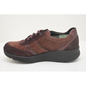 IZAE  plum